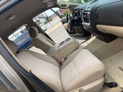 Used 2010 Toyota Tundra 4x4 Double Cab w/ SR5 & TRD image 30