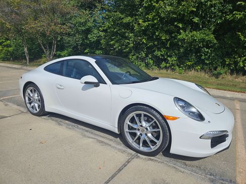 Used 2015 Porsche 911 Carrera image 8