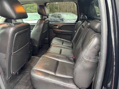 Used 2013 Chevrolet Avalanche LTZ image 10