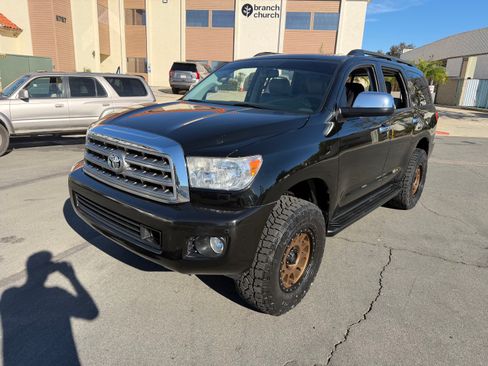 Used 2012 Toyota Sequoia Platinum image 3