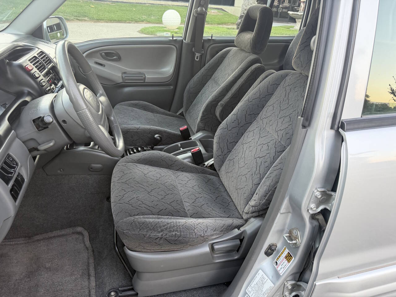 Used 2004 Chevrolet Tracker 4WD LT image 20