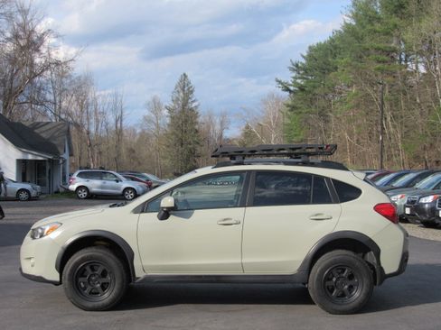 Used 2013 Subaru XV Crosstrek 2.0i Limited AWD/4WD image 3