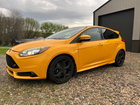 Used 2013 Ford Focus ST image 1