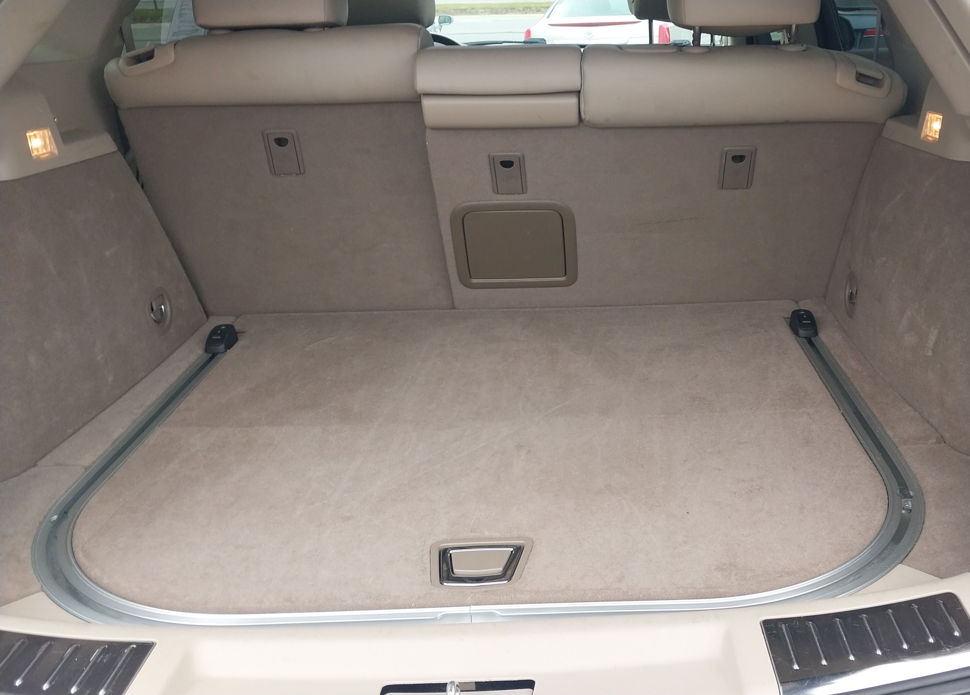 Used 2016 Cadillac SRX FWD Luxury image 21