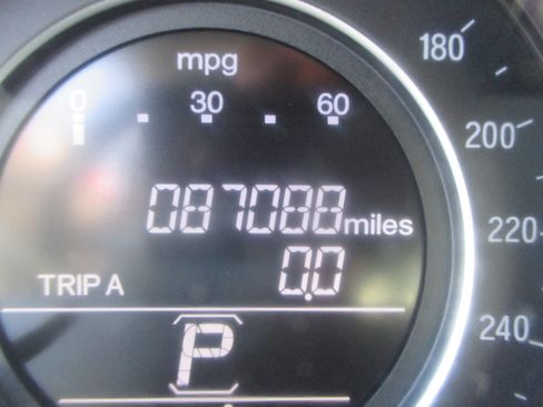 Used 2016 Honda Accord LX Sedan image 3