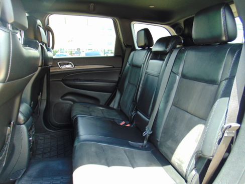 Used 2019 Jeep Grand Cherokee Altitude image 25