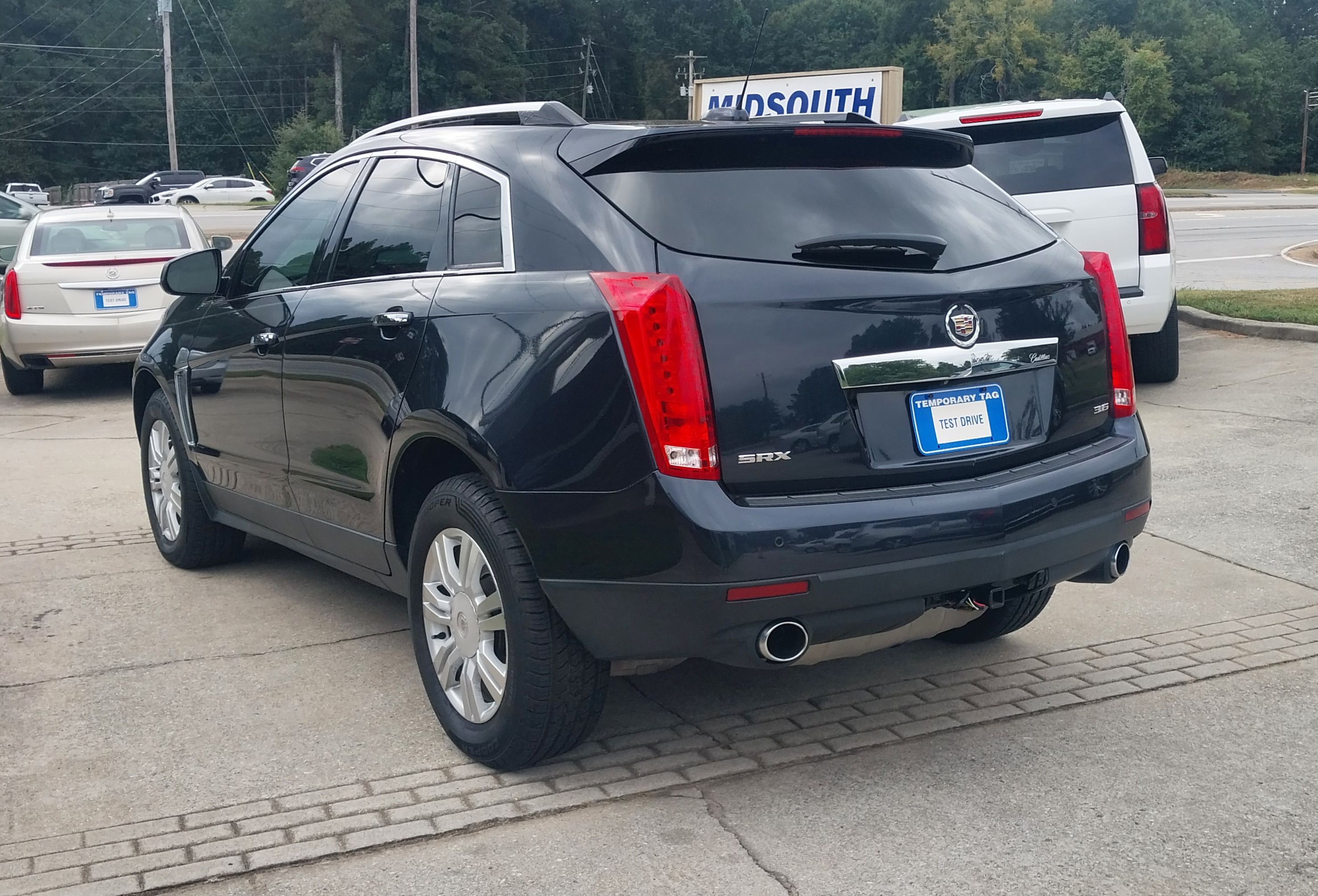 Used 2016 Cadillac SRX FWD Luxury image 4