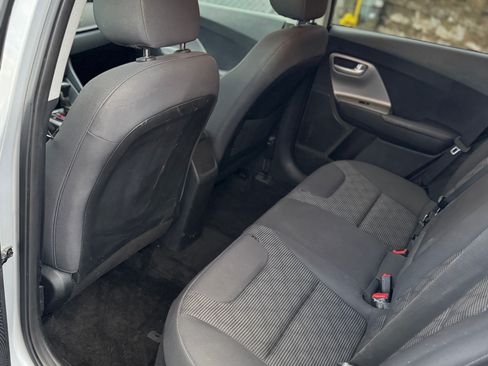 Used 2019 Kia Niro LX image 11