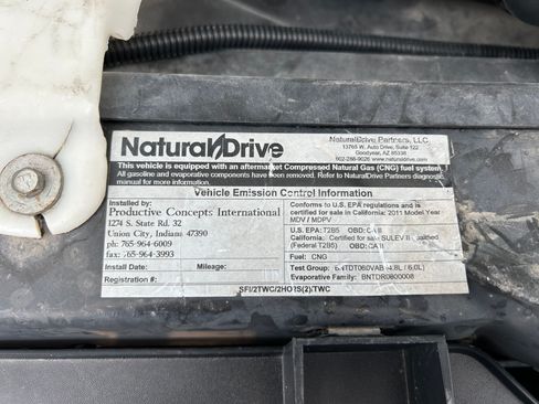 Used 2011 Chevrolet Express 2500 image 18