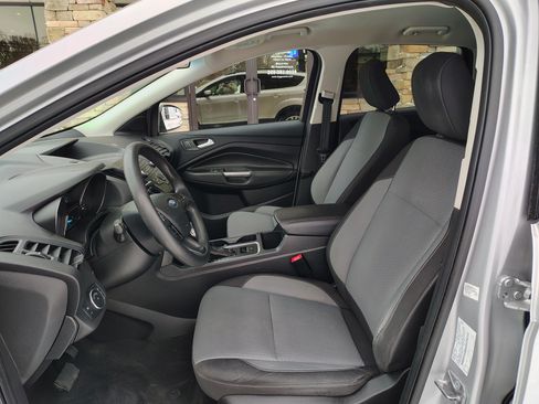 Used 2018 Ford Escape SE image 6