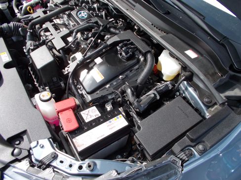 Used 2022 Toyota Corolla LE image 11