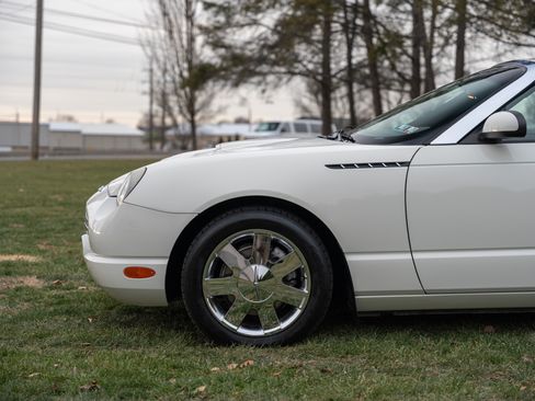 Used 2003 Ford Thunderbird image 5