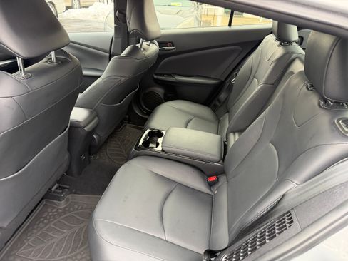 Used 2017 Toyota Prius Prime Premium image 11