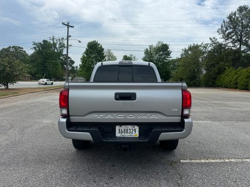 Used 2021 Toyota Tacoma SR5 AWD/4WD image 7