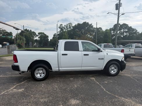 Used 2018 RAM 1500 2WD Crew Cab ST image 6