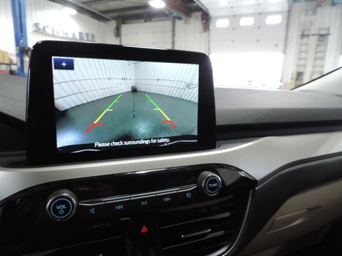 Used 2022 Ford Escape SE image 38