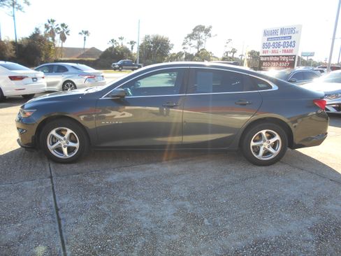 Used 2018 Chevrolet Malibu LS image 1