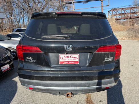 Used 2017 Honda Pilot Touring image 2