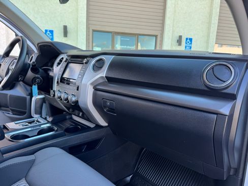 Used 2018 Toyota Tundra SR5 image 39