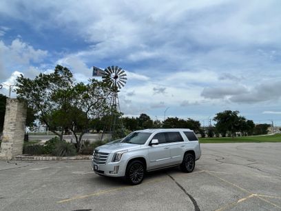 Used 2017 Cadillac Escalade 2WD Platinum