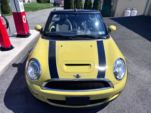 Used 2010 MINI Cooper S Convertible FWD image 2