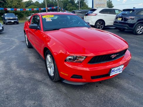 Used 2011 Ford Mustang Coupe RWD image 4