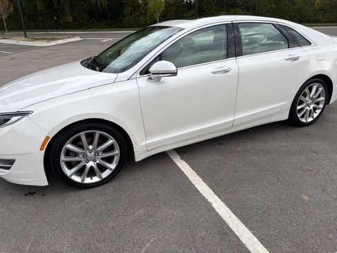 Used 2015 Lincoln MKZ Reserve image 2