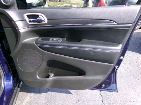 Used 2017 Jeep Grand Cherokee Limited image 13