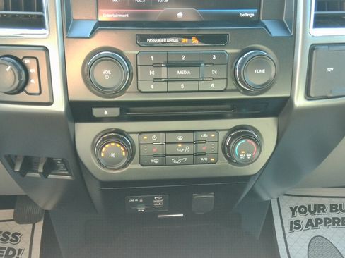 Used 2015 Ford F150 XLT image 61