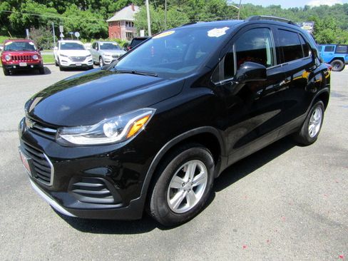 Used 2019 Chevrolet Trax AWD LT w/ 1LT image 4