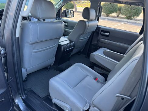 Used 2015 Toyota Sequoia Limited image 19