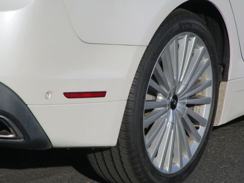 Used 2017 Lincoln MKZ Reserve image 12