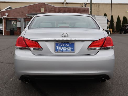 Used 2011 Toyota Avalon Limited image 7