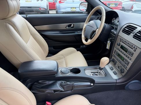 Used 2005 Ford Thunderbird 50th Anniversary image 16