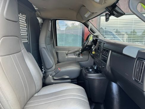 Used 2020 Chevrolet Express 2500 UNAVAIL RWD image 18
