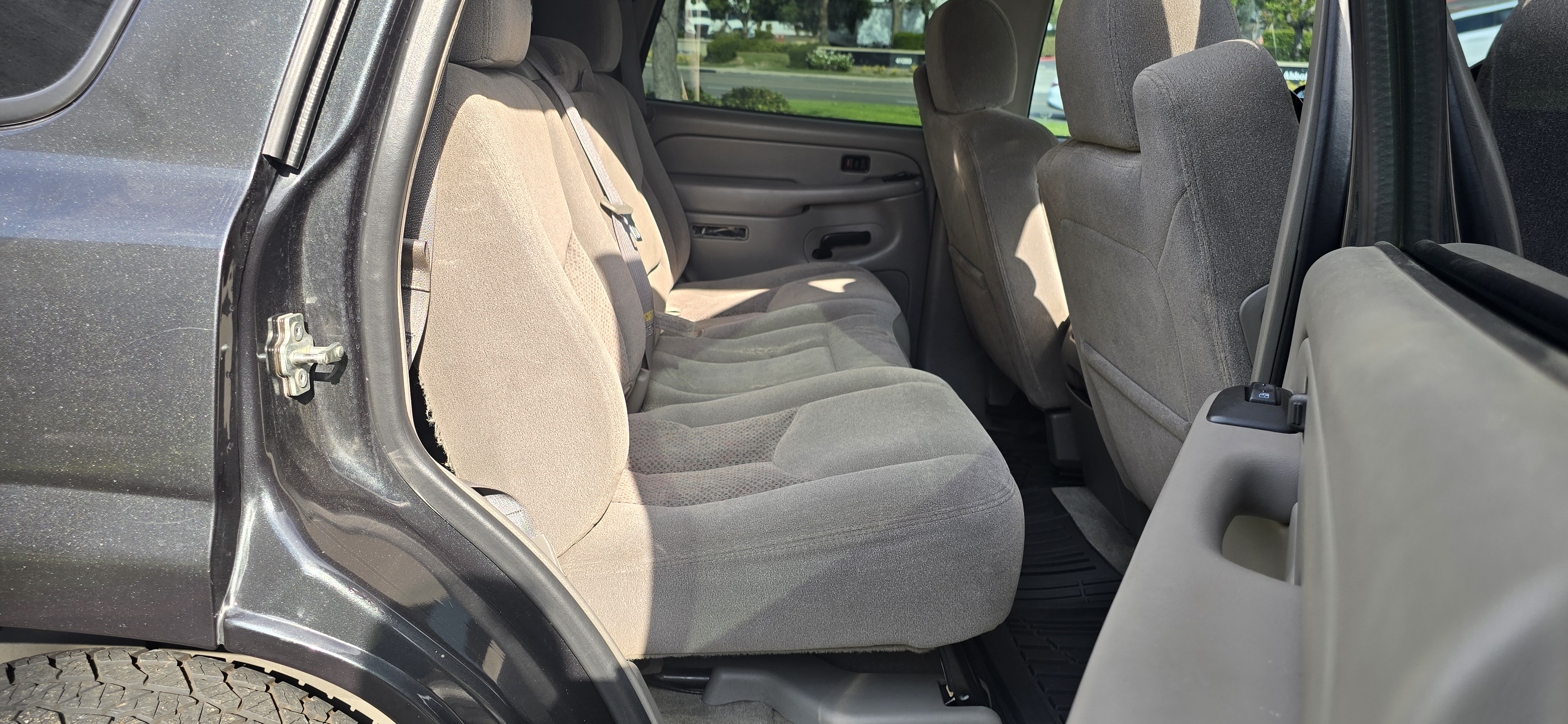 Used 2004 Chevrolet Tahoe 2WD image 32