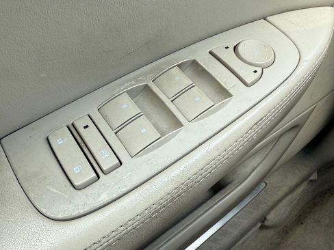 Used 2007 Cadillac DTS Luxury image 17