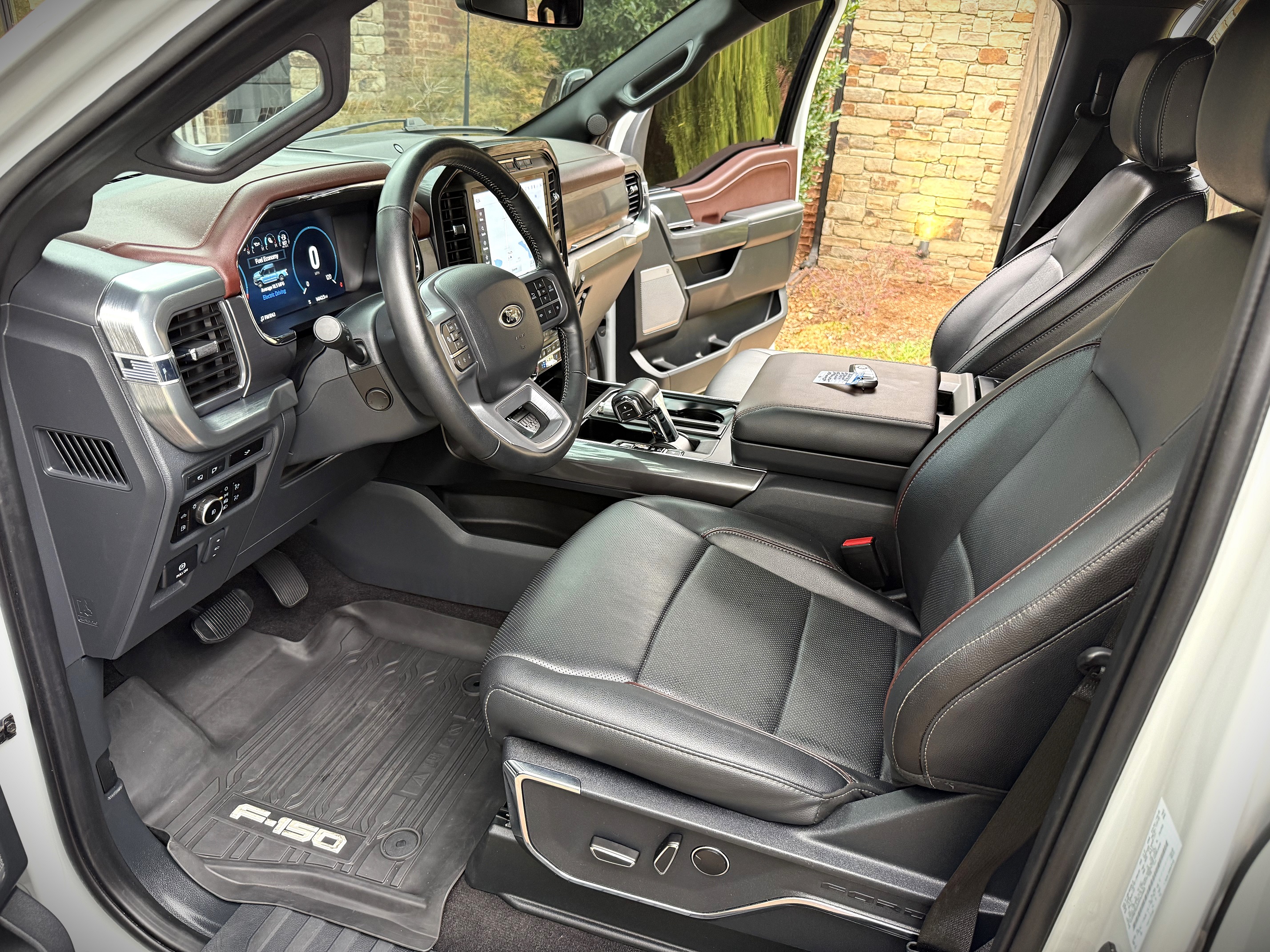Used 2023 Ford F150 4x4 SuperCrew Lariat image 3