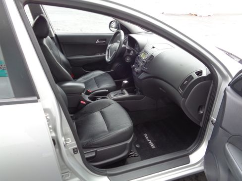 Used 2011 Hyundai Elantra Touring UNAVAIL FWD image 7