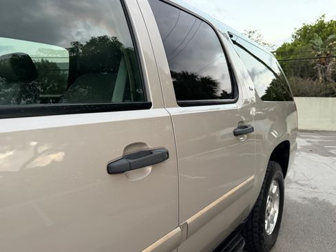 Used 2008 Chevrolet Suburban 4WD image 24