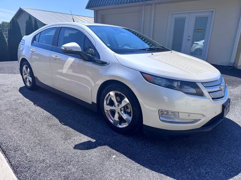 Used 2014 Chevrolet Volt Premium FWD image 4