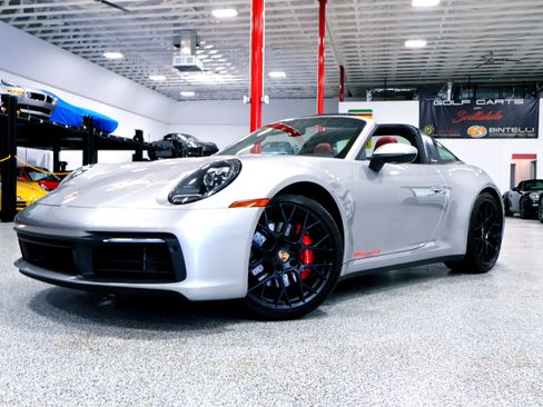 Used 2021 Porsche 911 Targa 4S image 3