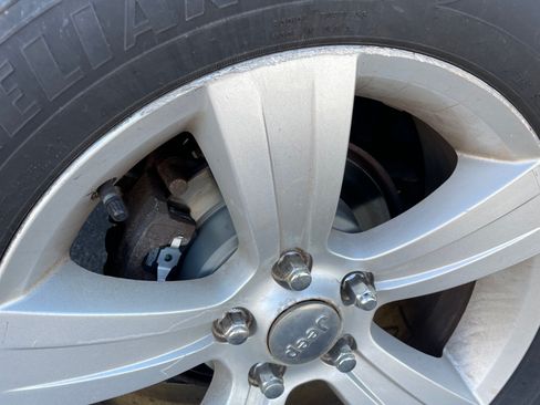 Used 2017 Jeep Compass Latitude image 11