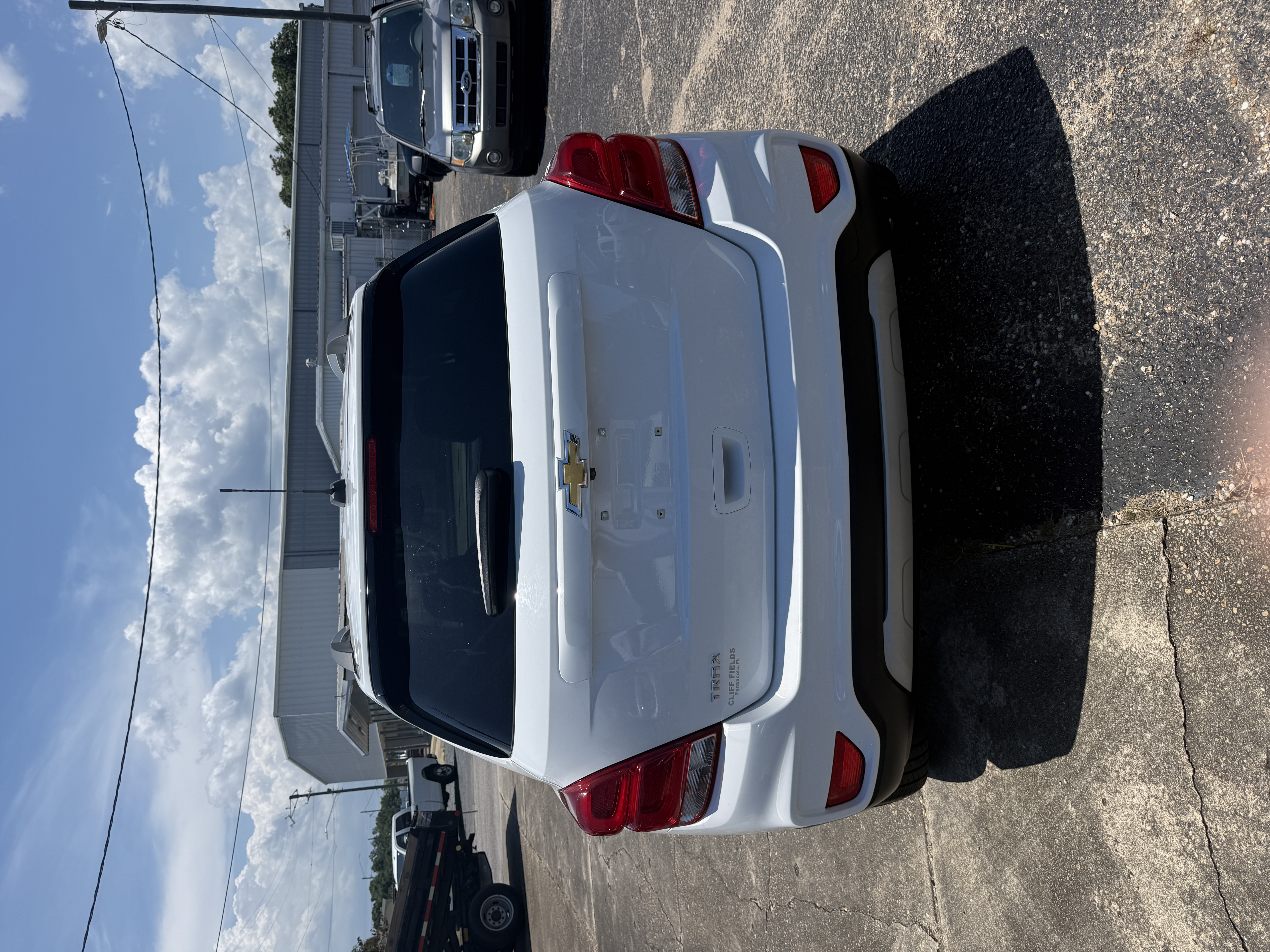 Used 2022 Chevrolet Trax FWD LT w/ 1LT image 4