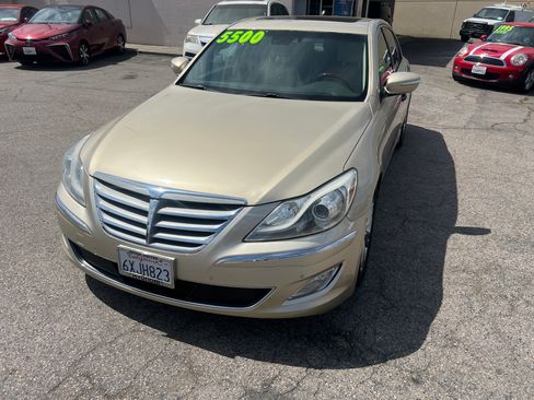Used 2012 Hyundai Genesis 4.6 image 3