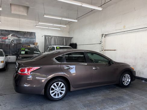 Used 2015 Nissan Altima 2.5 S FWD image 9