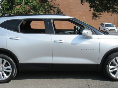 Used 2019 Chevrolet Blazer AWD LT w/ 3LT image 4