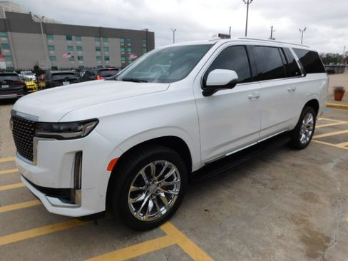 Used 2021 Cadillac Escalade ESV Premium Luxury image 4
