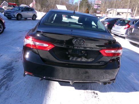 Used 2019 Toyota Camry SE image 6