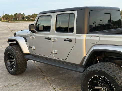 Used 2021 Jeep Gladiator Sport AWD/4WD image 33